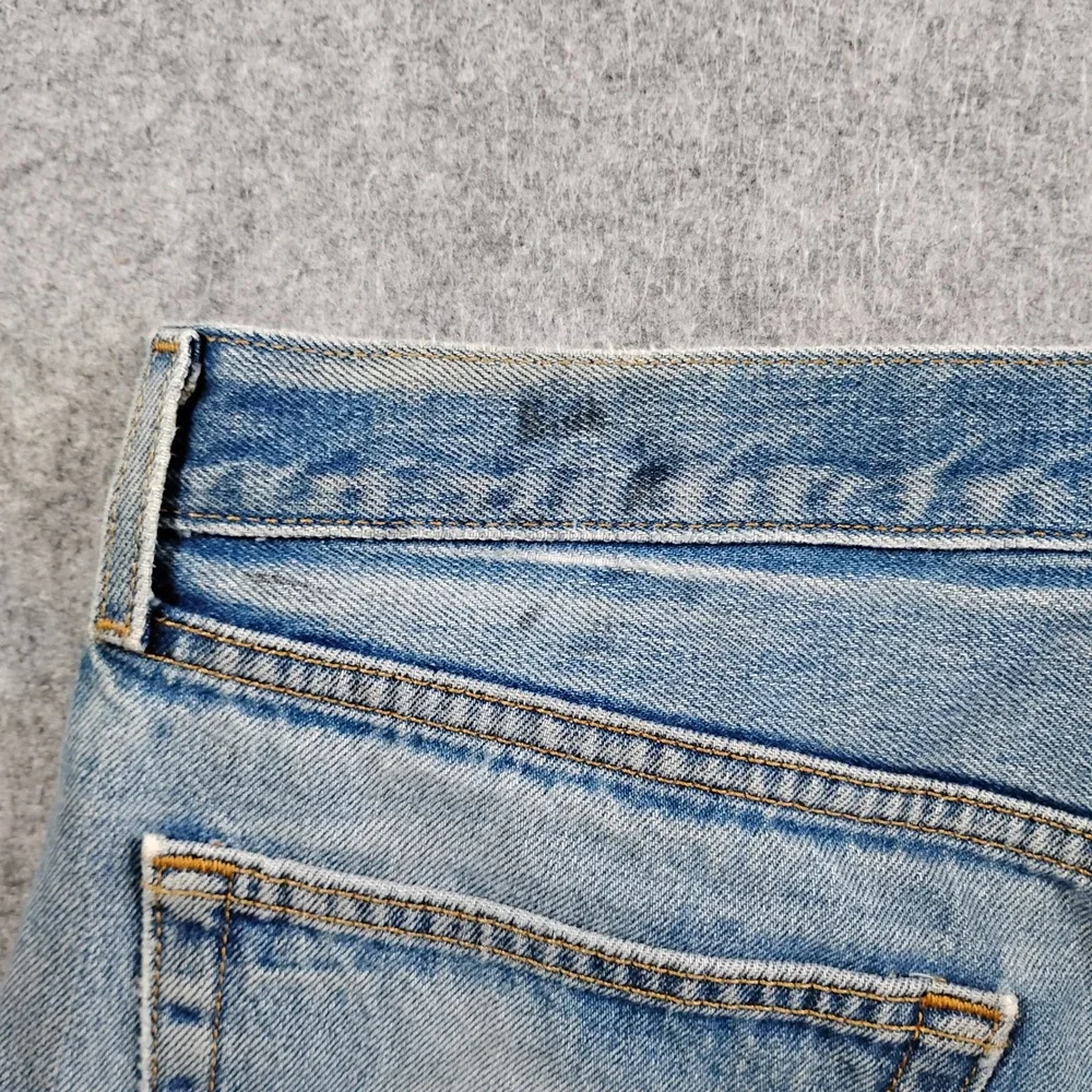 Vintage Levis 501 Mens Light Wash Blue Straight Leg Button Fly Denim Jeans 34x28